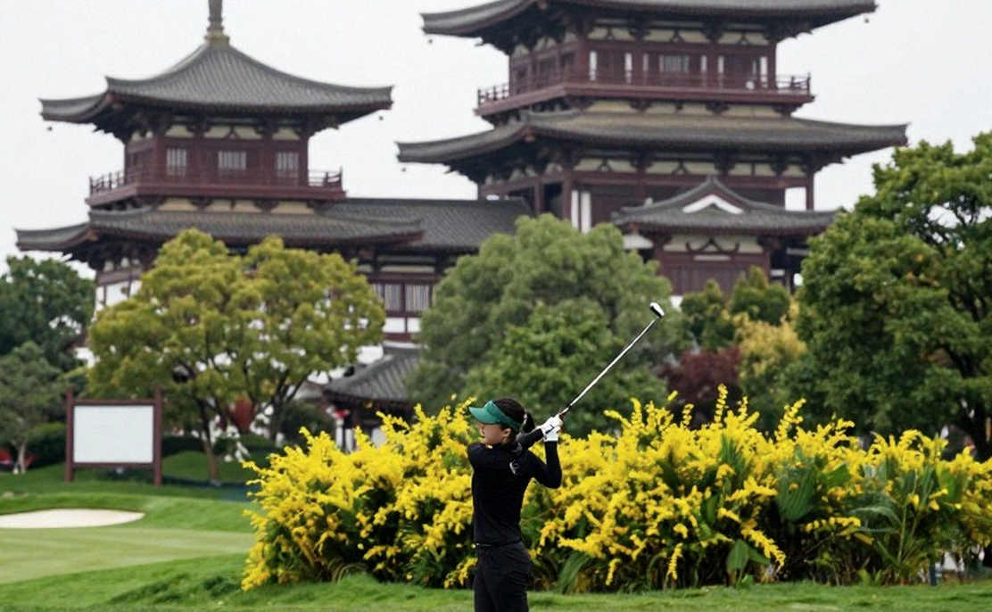 Hướng Dẫn Chi Tiết Về Quá Trình Fit Gậy Wedge Trong Golf: So Sánh Fitting Trong Nhà Và Ngoài Trời Hướng Dẫn Chi Tiết Về Quá Trình Fit Gậy Wedge Trong Golf: So Sánh Fitting Trong Nhà Và Ngoài Trời