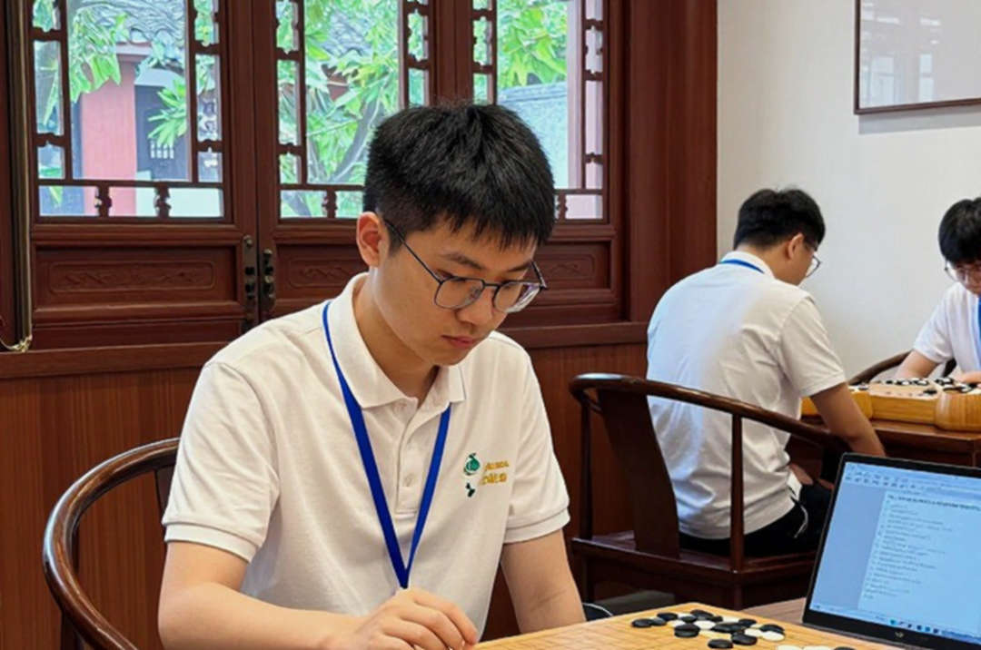 Elephant Gambit 1.e4 e5 2.Nf3 d5: Khi một quân tốt đổi lấy 60 phút bất ngờ