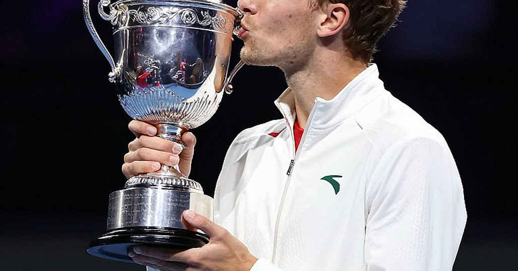Andreeva thắng Alexandrova bằng hai loạt tie-break: Khi sự mong manh bị che giấu bởi chiến thắng