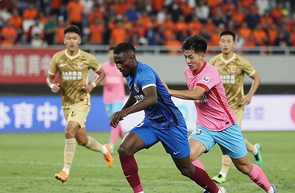 V.League thuê ngoài vị trí số 9: Bài toán tiền đạo nội của bóng đá Việt Nam