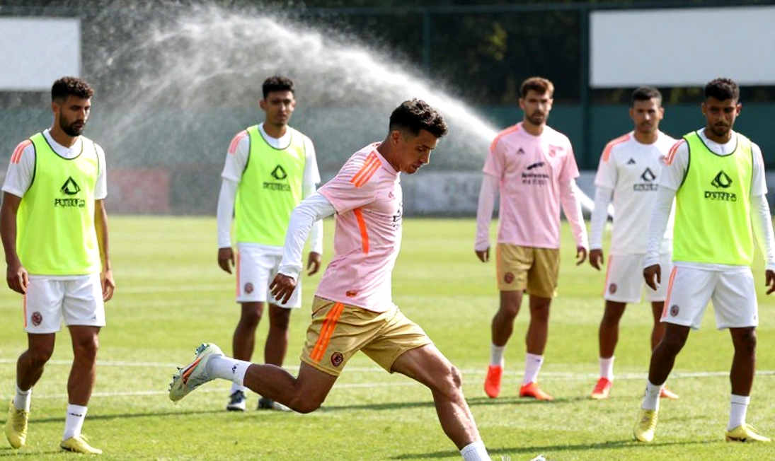 Lệnh cấm 10 trận của Paredes: Argentina lặng lẽ bước qua giao thời Messi Lệnh cấm 10 trận của Paredes: Argentina lặng lẽ bước qua giao thời Messi