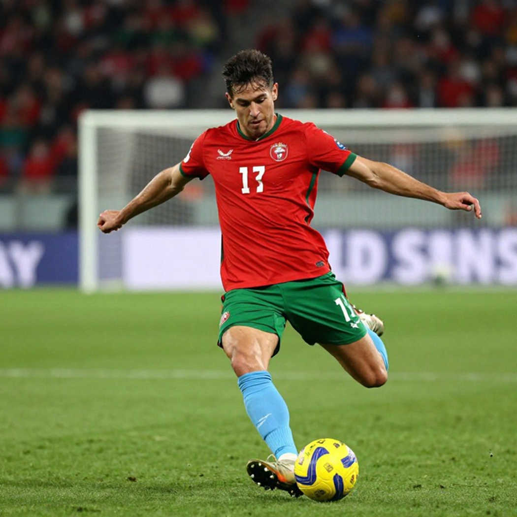 Ueda Ayase và cú đánh đầu ở phút 12: Một người Nhật ghi bàn ở Champions League, nhìn từ khoảng cách 1,5 mét