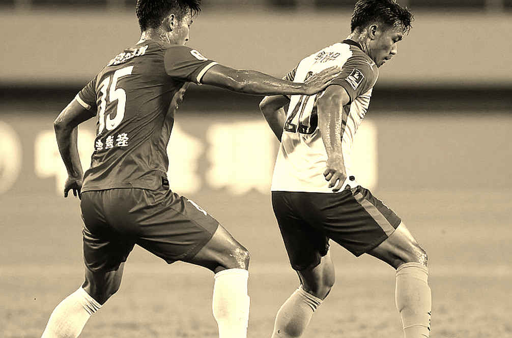 De Jong Back on the Grass in a Silent Week at Barcelona: A Real Signal or a Borrowed Deadline? De Jong Back on the Grass in a Silent Week at Barcelona: A Real Signal or a Borrowed Deadline?
