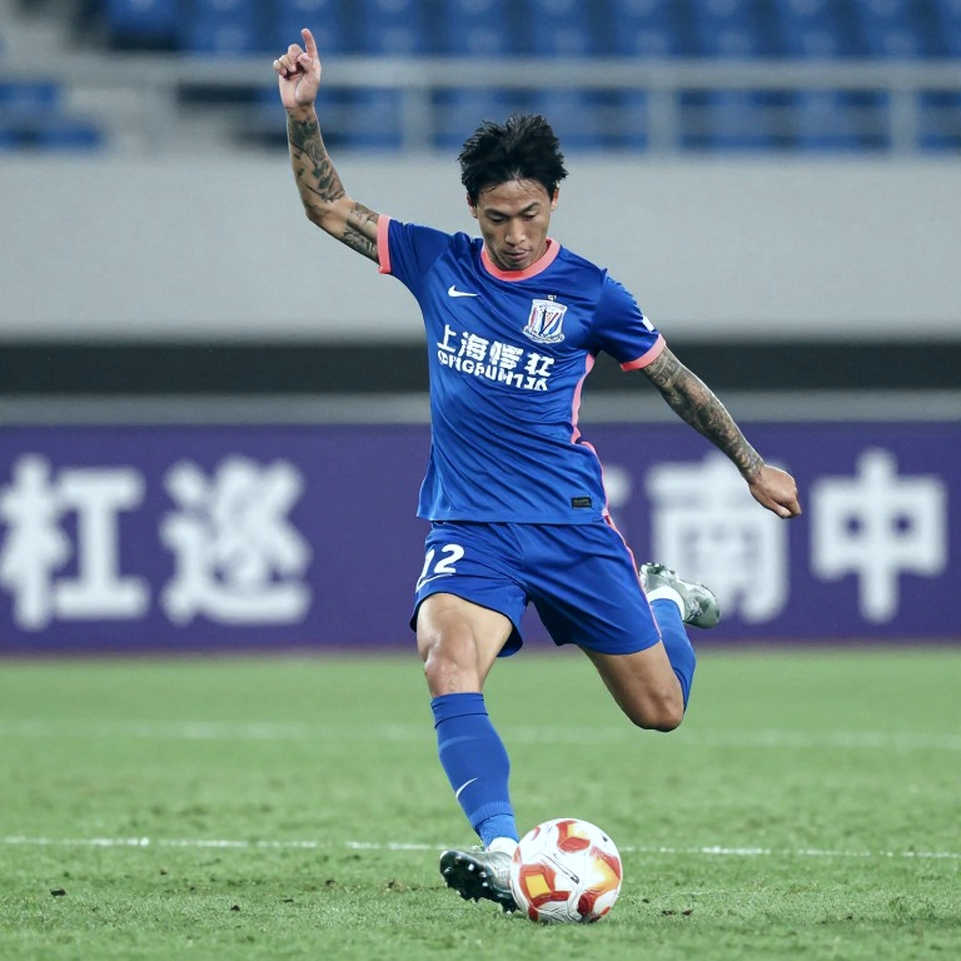 Brobbey ngã xuống, Weghorst được xướng tên: một bản tin chạy nhanh hơn cả huấn luyện viên Brobbey ngã xuống, Weghorst được xướng tên: một bản tin chạy nhanh hơn cả huấn luyện viên