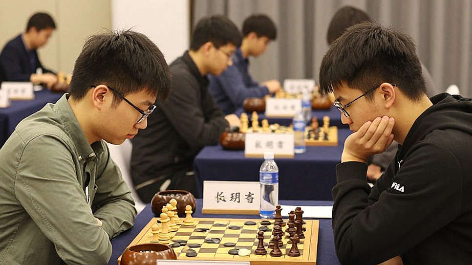 A Clutch Chess Headline, a Six-Part Video Course, and the Gap in Between