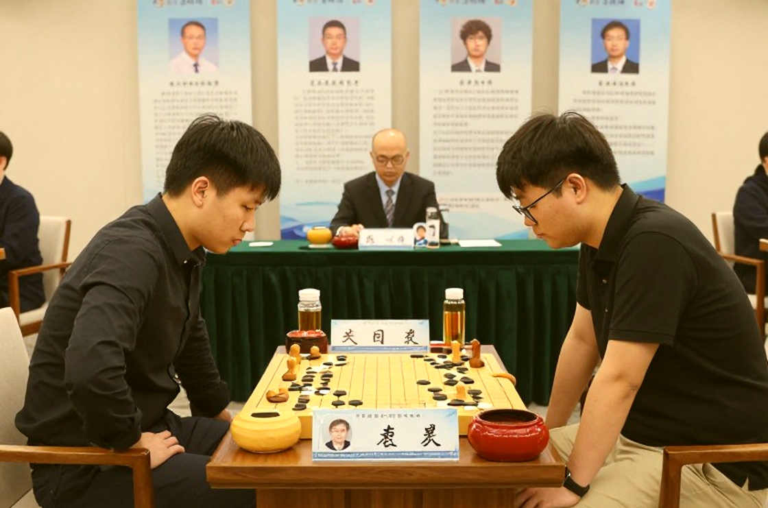 The New Teacher at the Empty Board: ChessBase and the Migration of Course Authors