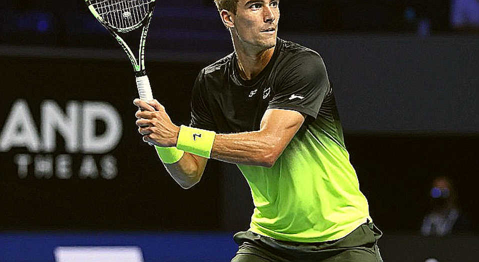 Tư thế trả giao bóng và cuộc đua 640 điểm: Điều Djokovic không thể sửa giúp Iga Swiatek