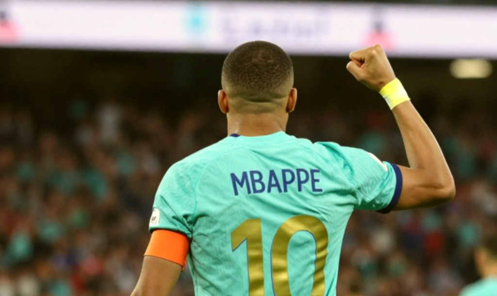 Bí mật đằng sau 'món quà trời cho' của bóng đá Indonesia: Tiền đạo 1m89 từ Iceland và canh bạc chưa được xác nhận
