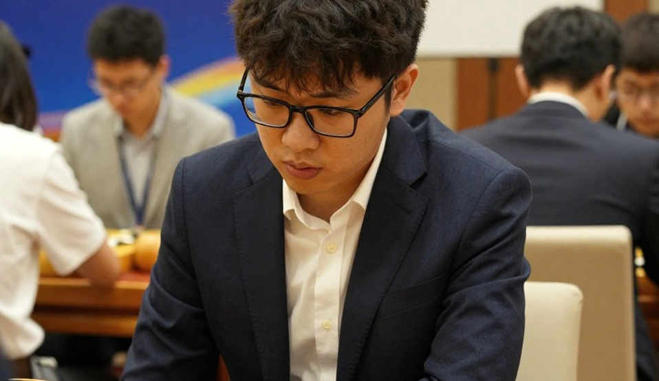 Sindarov – Gukesh trước trận tranh ngôi vô địch cờ vua thế giới: Carlsen đặt ứng viên, Gukesh giữ trần cao hơn Sindarov – Gukesh trước trận tranh ngôi vô địch cờ vua thế giới: Carlsen đặt ứng viên, Gukesh giữ trần cao hơn
