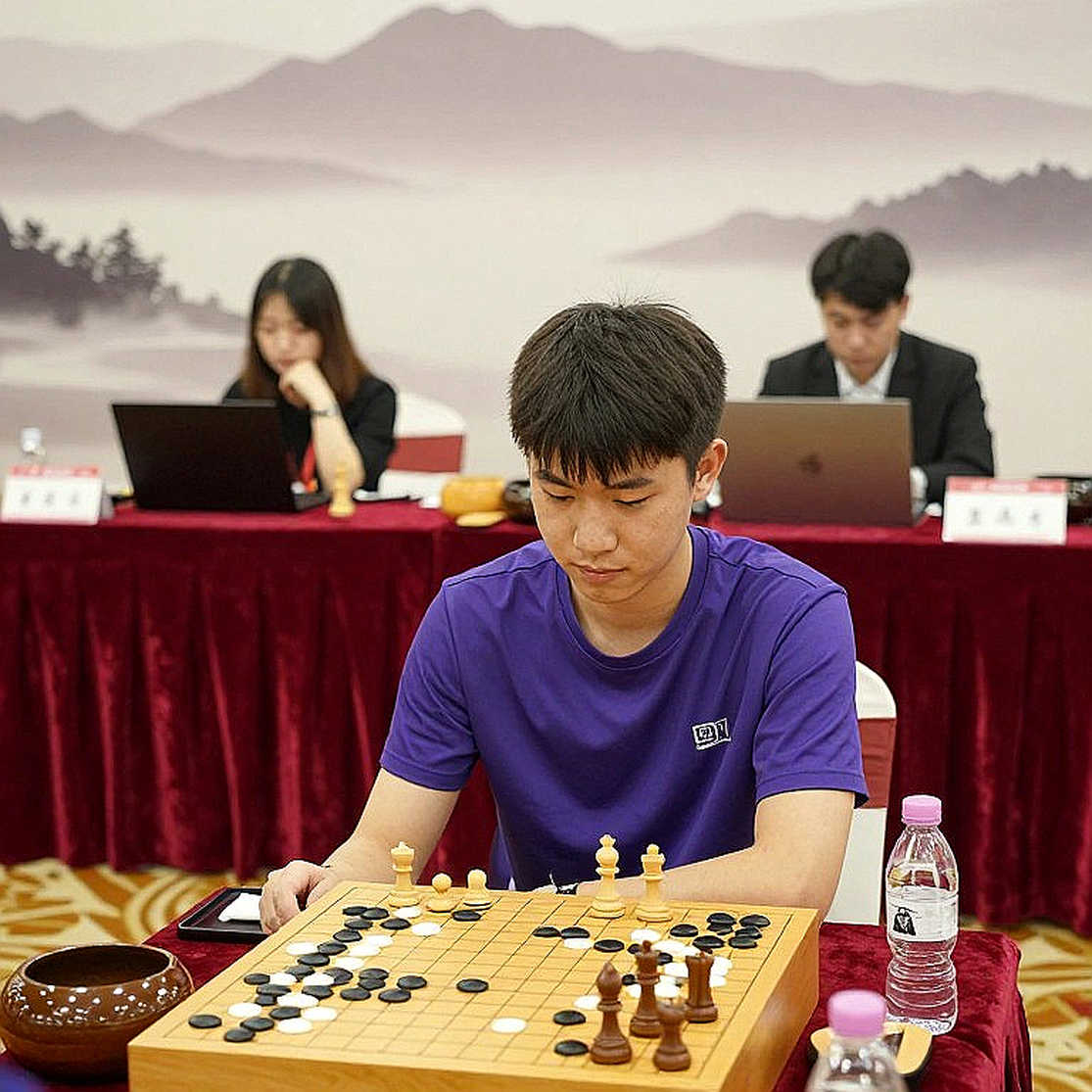 Carlsen trong tiêu đề, Prague trong nội dung: nghịch lý truyền thông cờ vua hiện đại