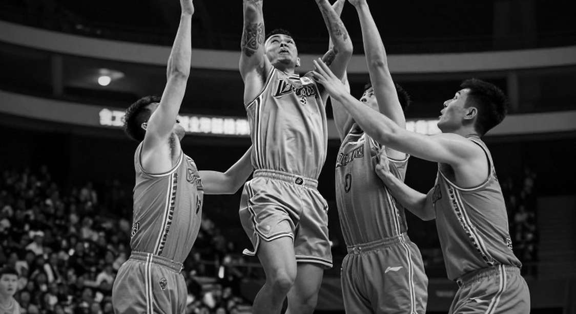 EAC Generals hạ San Sebastian Stags 94-87: Hiệp ba bùng nổ, hiệp bốn suýt sụp đổ EAC Generals hạ San Sebastian Stags 94-87: Hiệp ba bùng nổ, hiệp bốn suýt sụp đổ