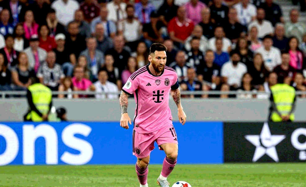 Haaland phá kỷ lục Ibrahimovic trước đại chiến Ronaldo: Na Uy thắng Đan Mạch nhưng để lộ vết nứt chết người Haaland phá kỷ lục Ibrahimovic trước đại chiến Ronaldo: Na Uy thắng Đan Mạch nhưng để lộ vết nứt chết người
