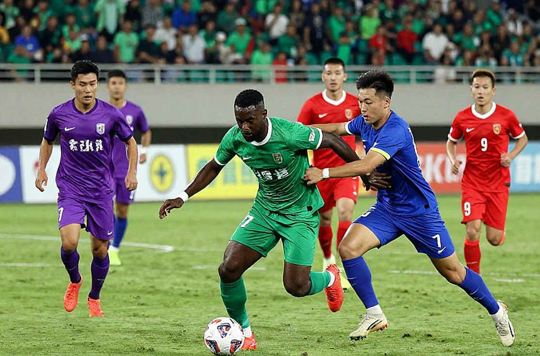 Vietnam youth team open against Kuwait: three centre-backs and a sweeper Vietnam youth team open against Kuwait: three centre-backs and a sweeper