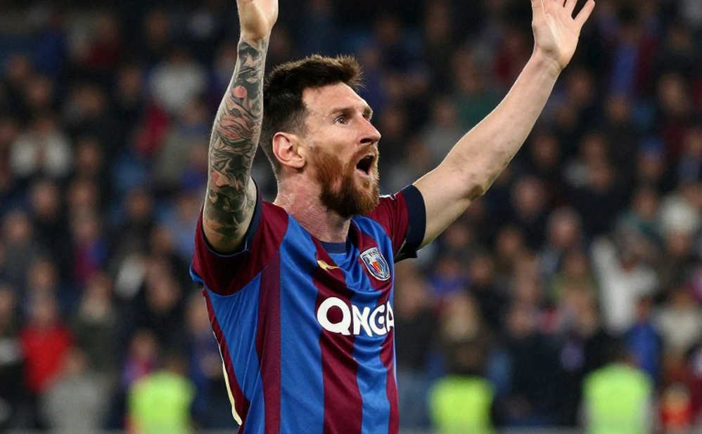 Khi 'Messi Thái Lan' chào tạm biệt sân cỏ Việt Nam: Một góc nhìn từ dữ liệu và sự thật