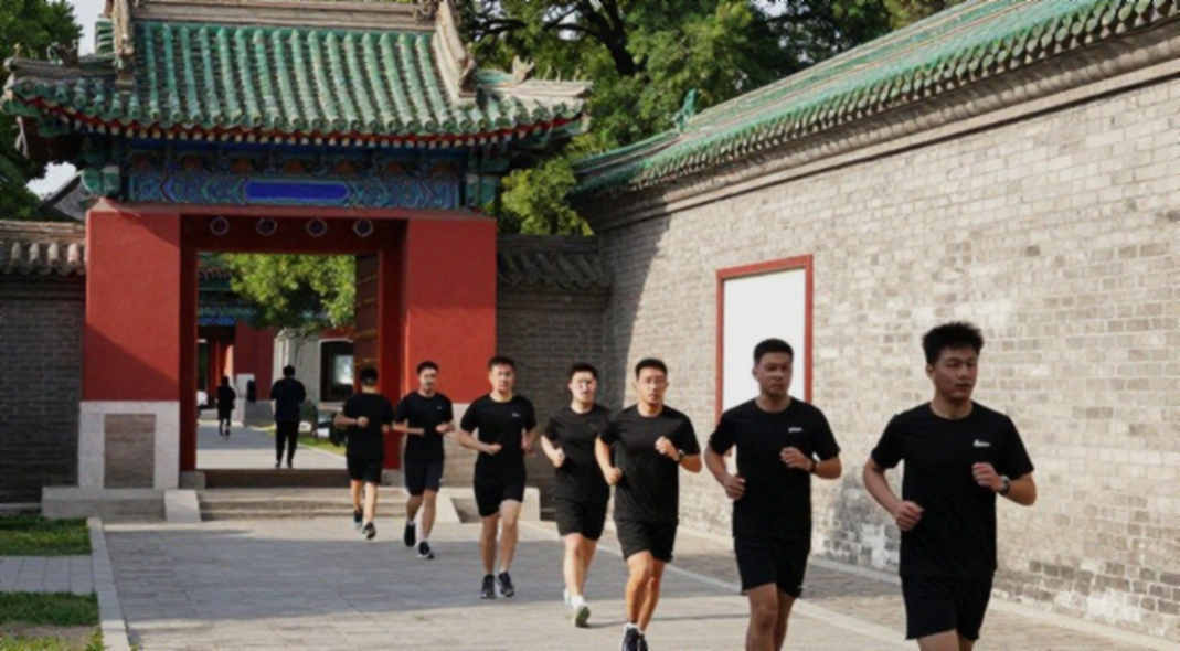 Thị trường chuyển nhượng và khoảng lặng dữ liệu: Khi một bản phân tích trống rỗng lại nói lên tất cả