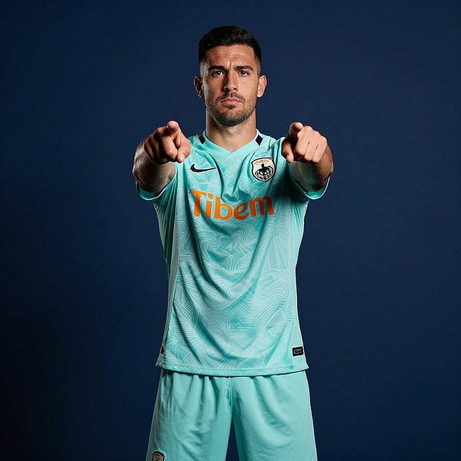 Transfer Window: An Evidence Filter for Rumours and the Discipline of a Blank Page Transfer Window: An Evidence Filter for Rumours and the Discipline of a Blank Page